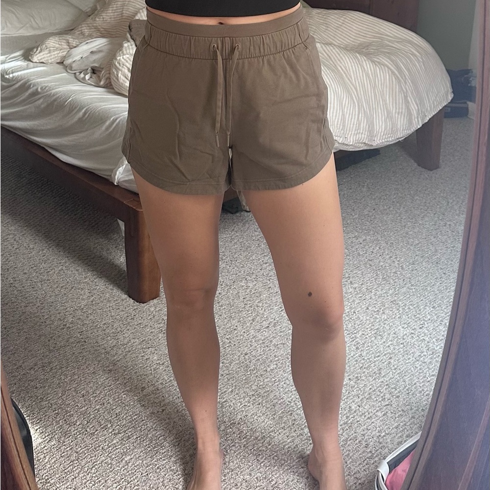 Lululemon Inner Glow Shorts - Nomad Tan (Size 8)